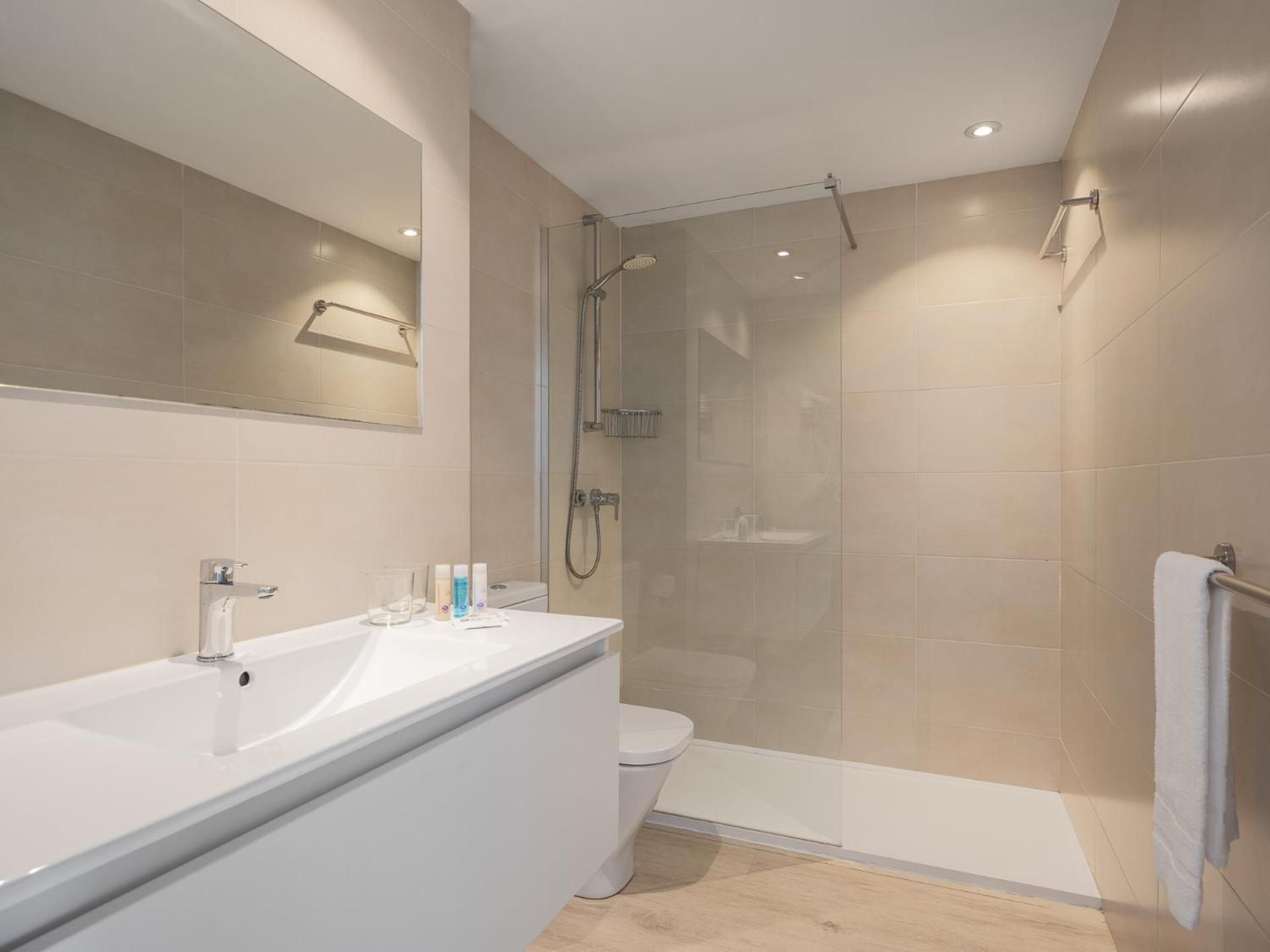 Standard Suite Room,1207518400:JPEG