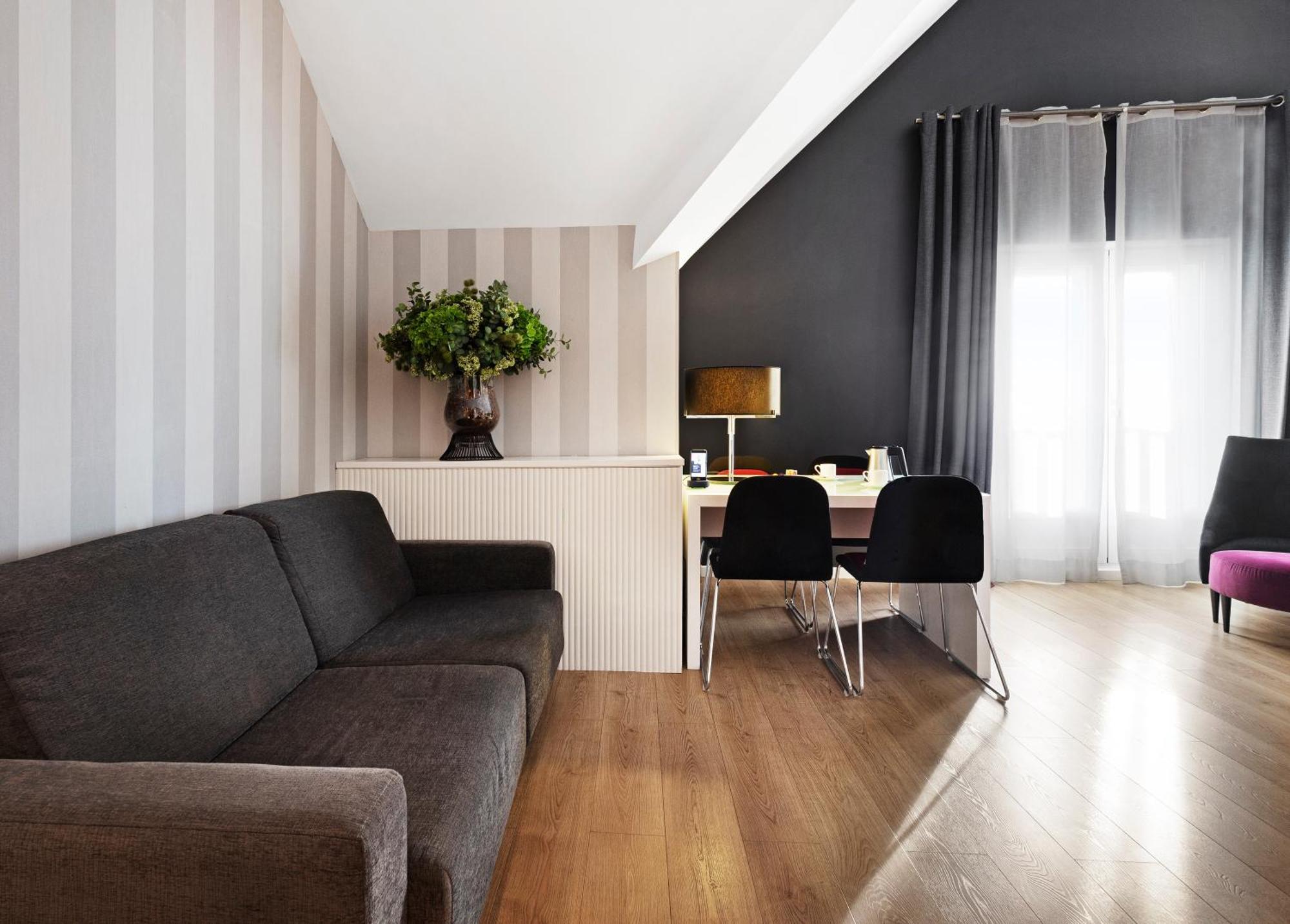Junior Suite,1607655522:JPEG