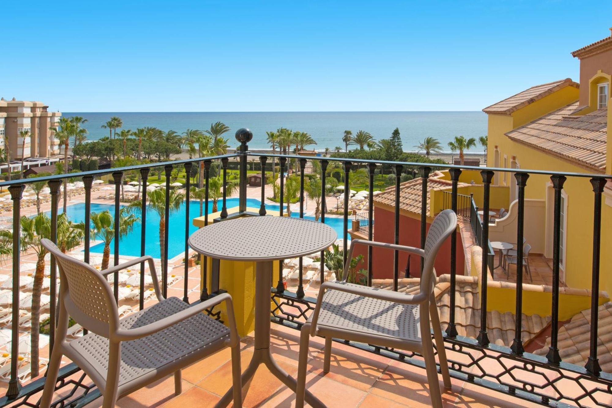 Chambre Double ou Lits Jumeaux - Vue Latérale sur Mer