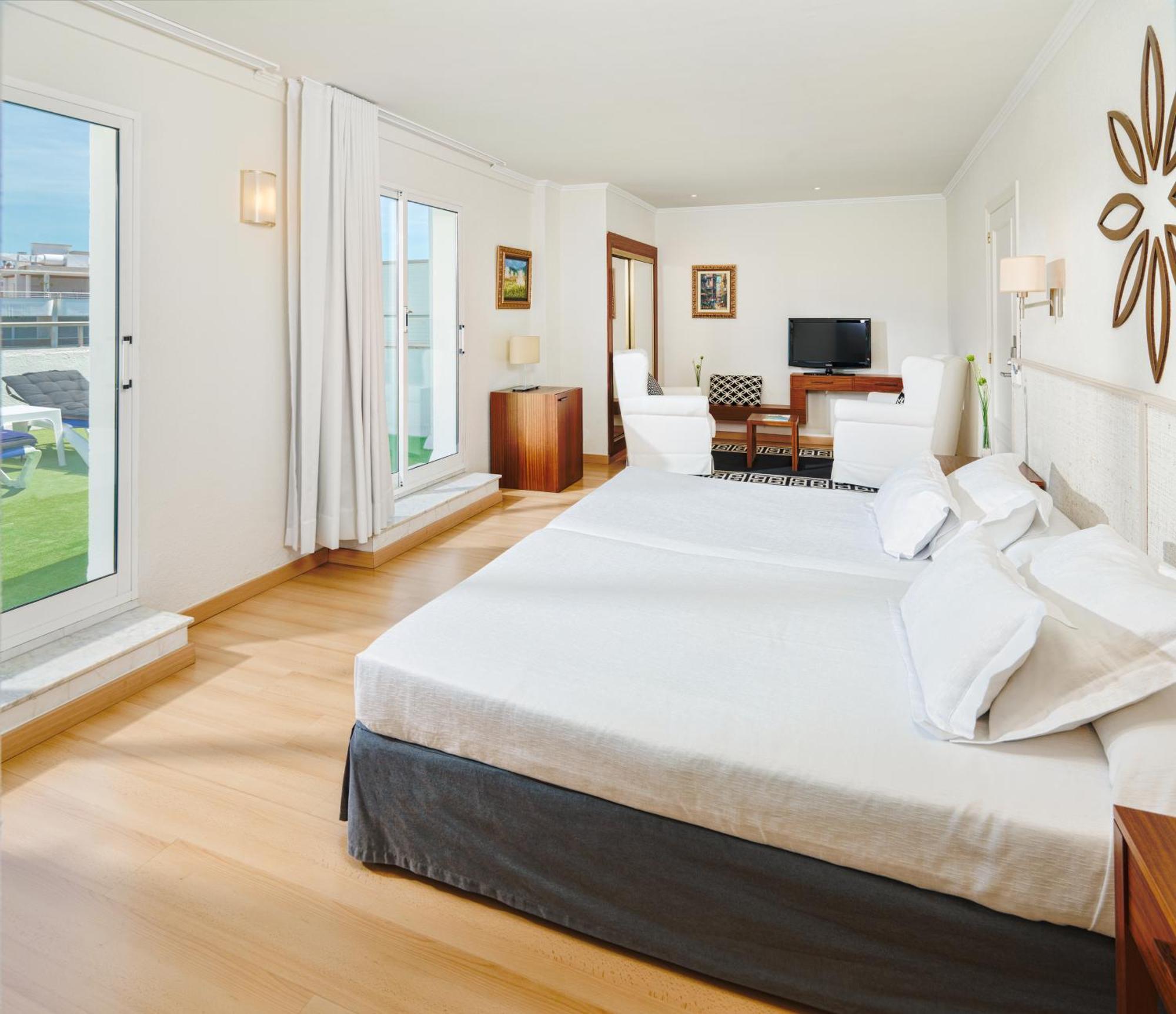 Superior Double Room (2 Adults)
