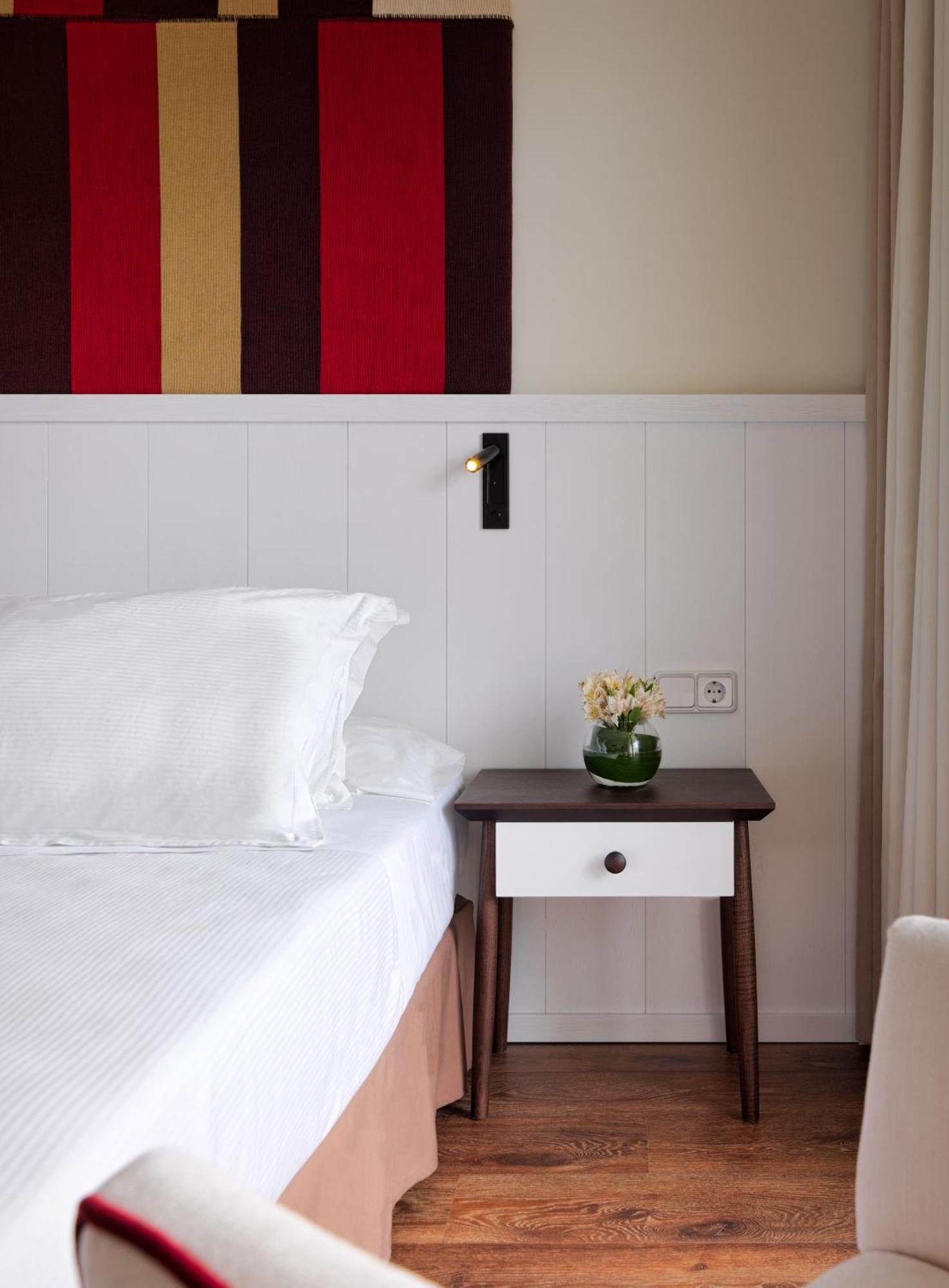 Chambre Lits Jumeaux - Vue sur Piscine (3 Adultes + 1 Enfant Jusqu'à 10 Ans)