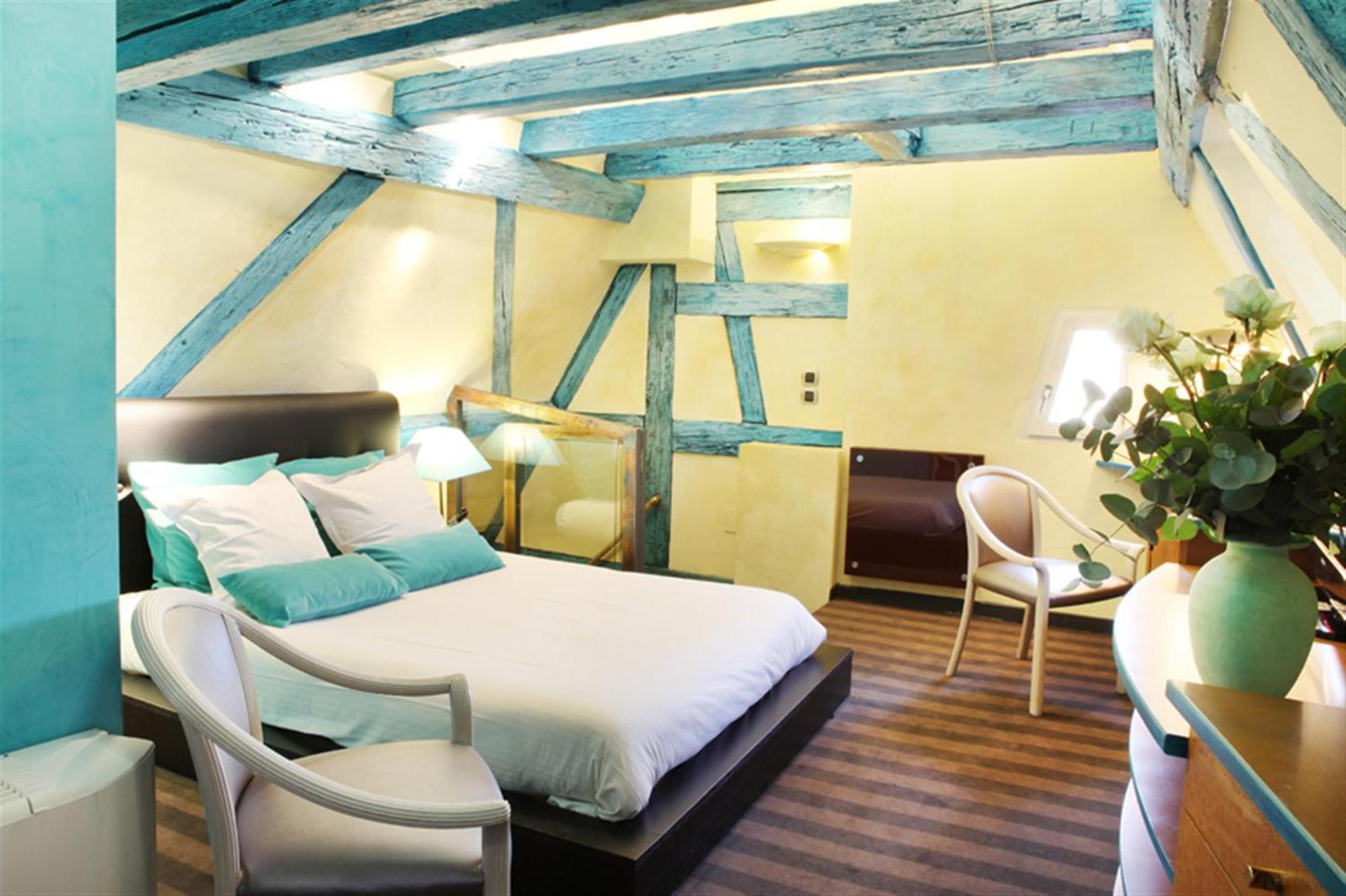 Quadruple Room with Cathedrale View