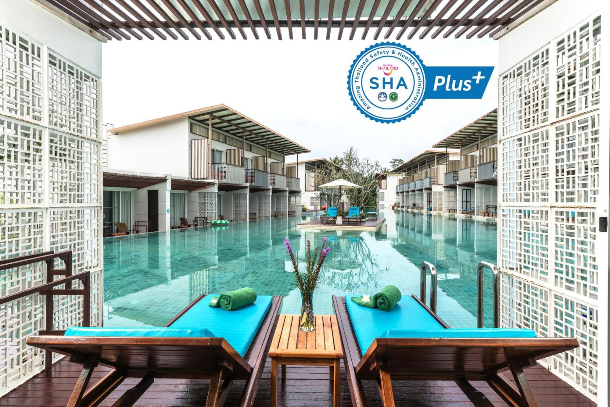 Deluxe Double or Twin Room with Pool Access