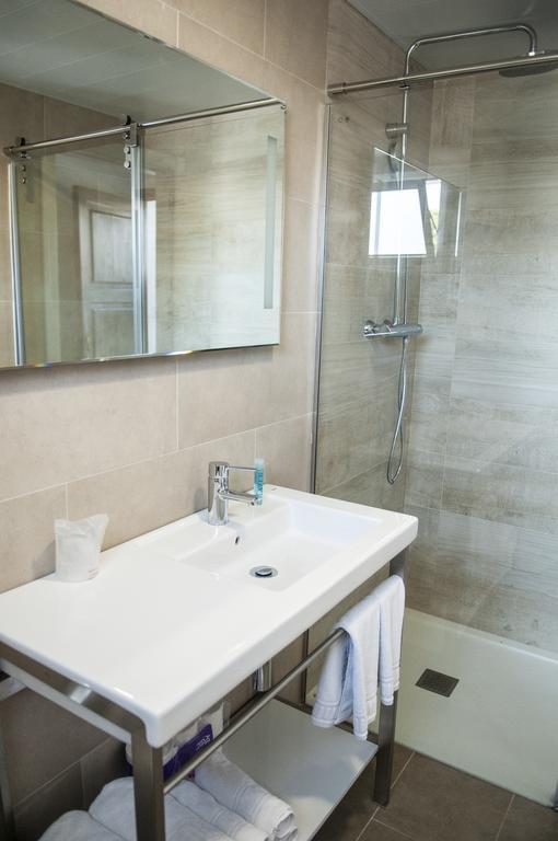 Appartamento con 2 Camere da Letto e Vista Mare