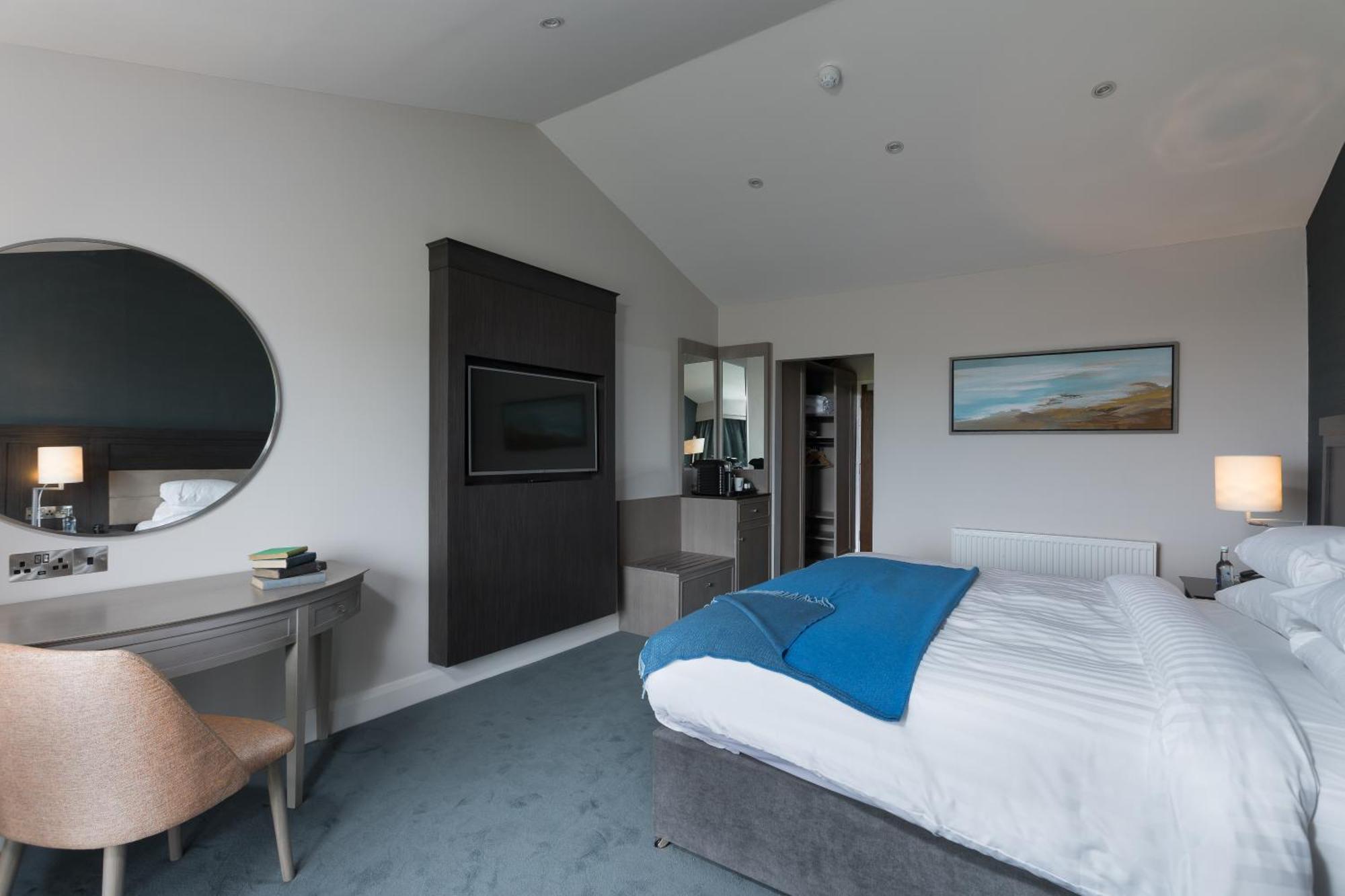 Executive Suite,1209138064:JPEG