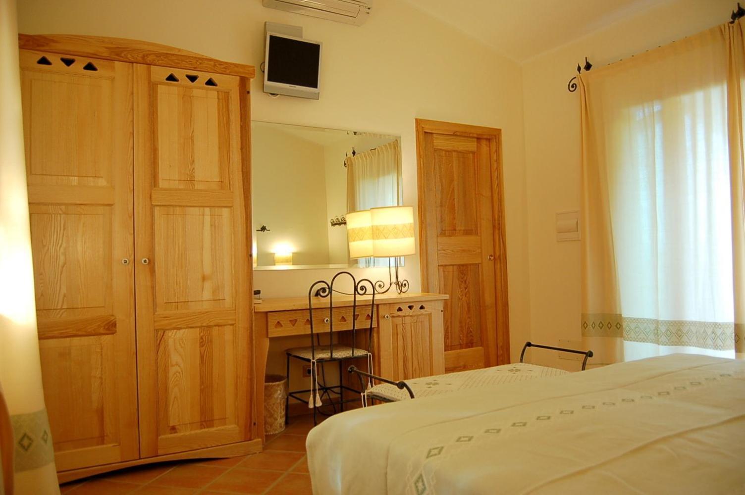 Double or Twin Room Garden View