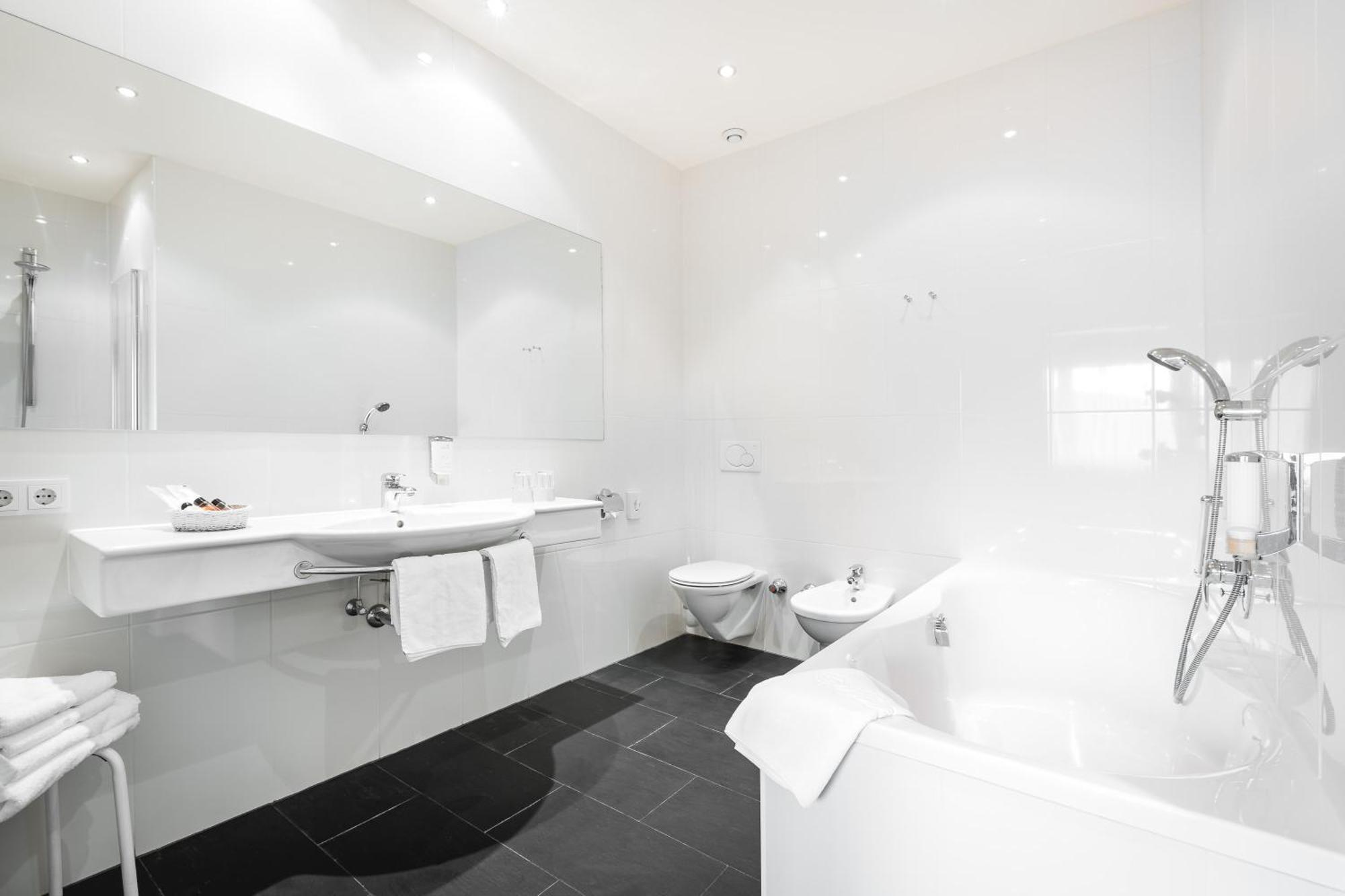 Familiensuite (2 Schlafzimmer) mit Balkon