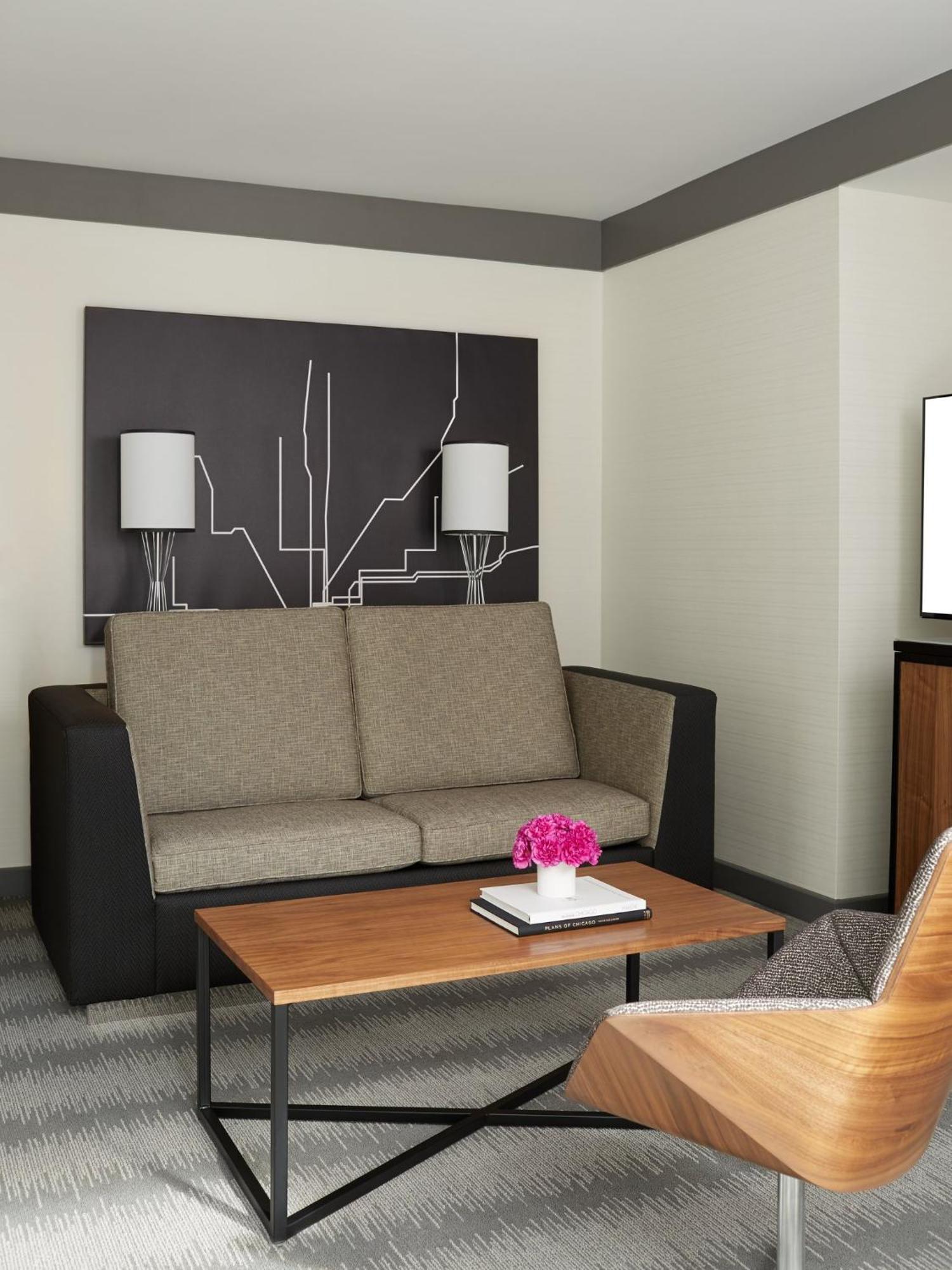 Lake View Suite