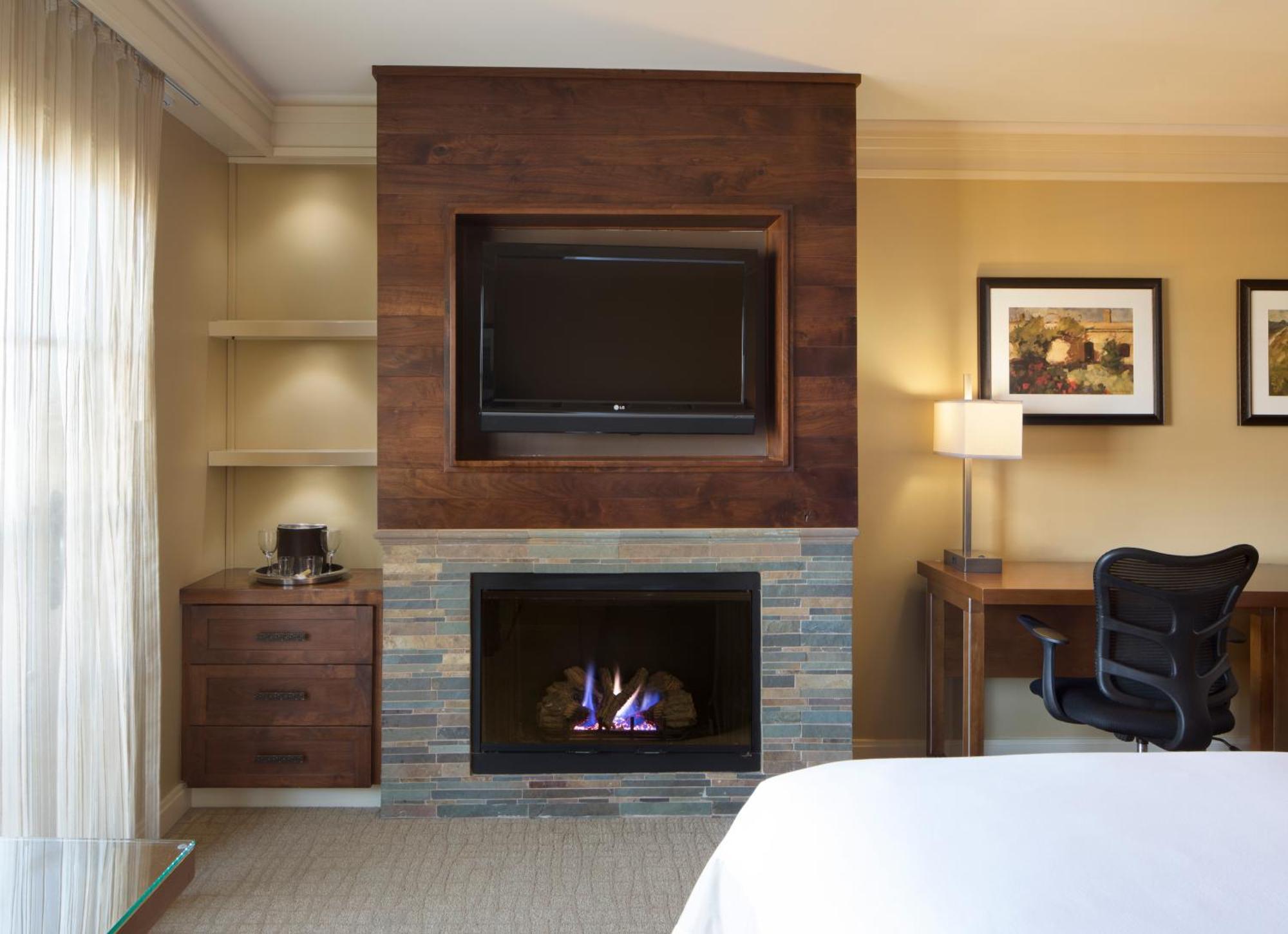 Premier King Room with Fireplace