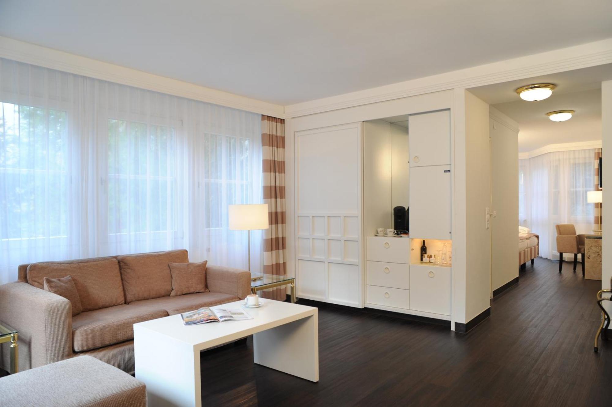 Junior Suite,1589304740:JPEG