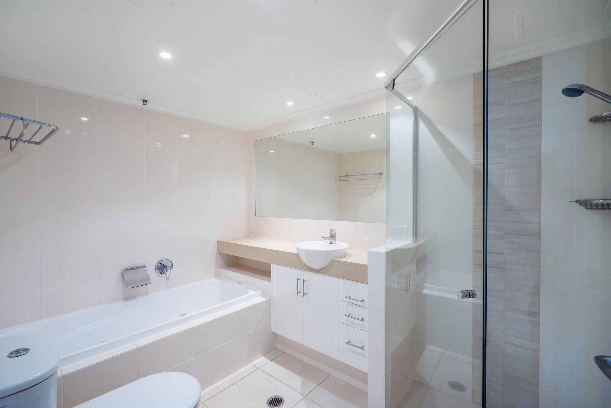 Deluxe Two-Bedroom Apartment Ocean View