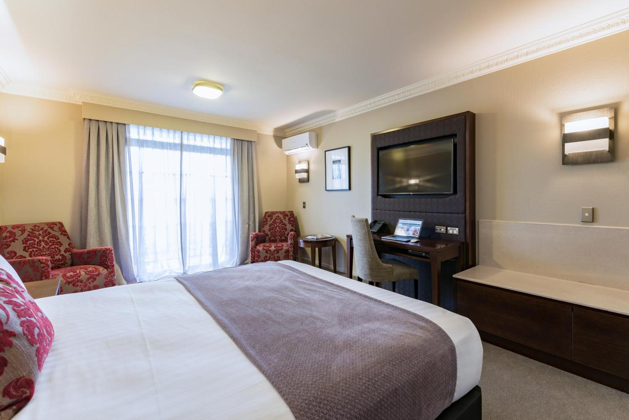 Deluxe King Room
