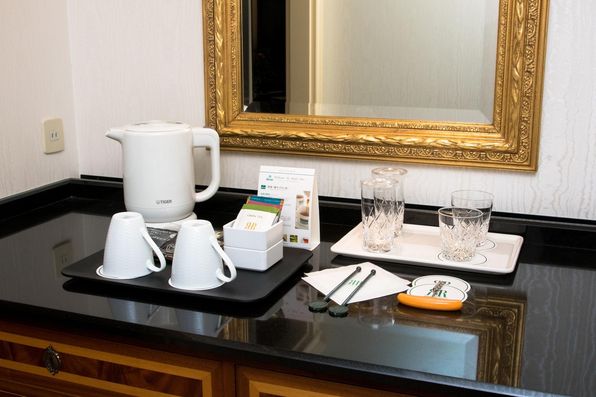 Standard Double Room Late Check 1600 Early Check-out 1000 Non-Smoking