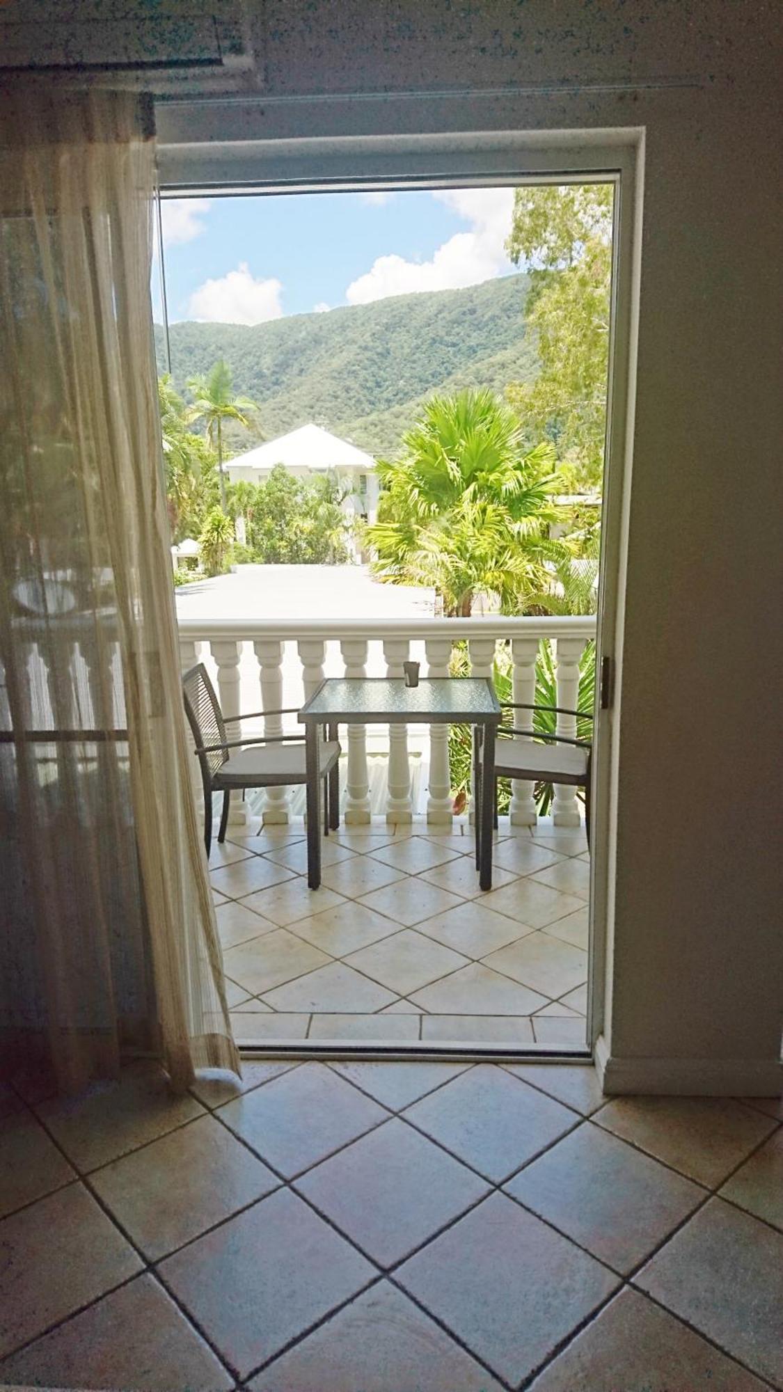 One-Bedroom Apartment with Mountain View - No Pets