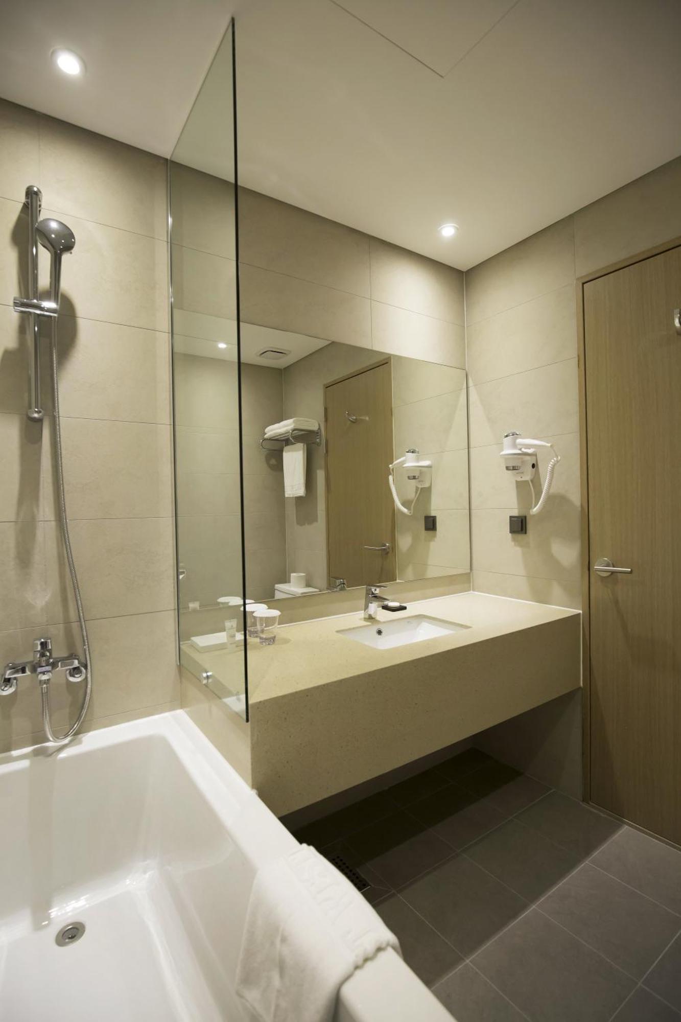 Deluxe Double Room with City View