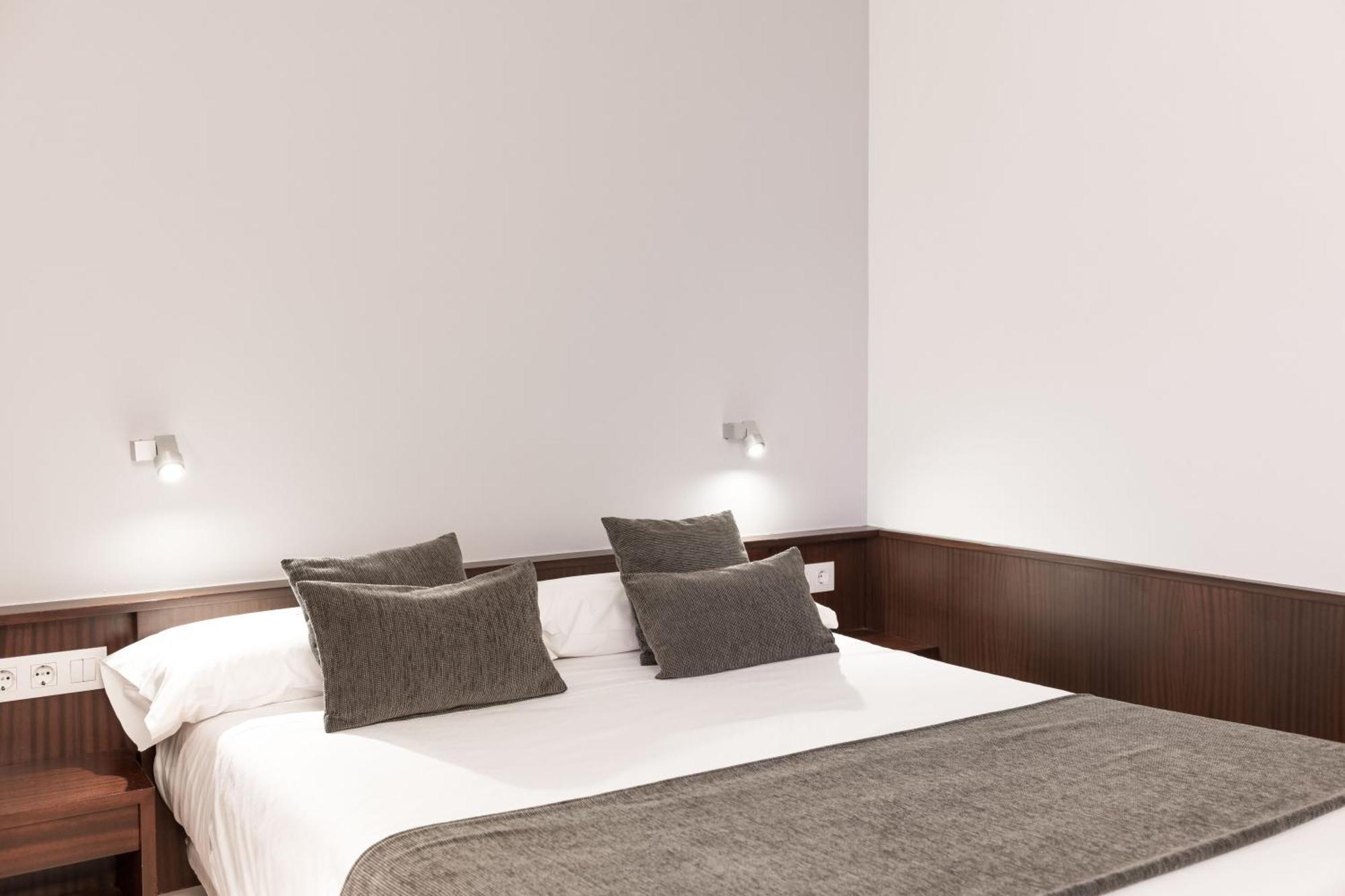 Double or Twin Room,1177630897:JPEG