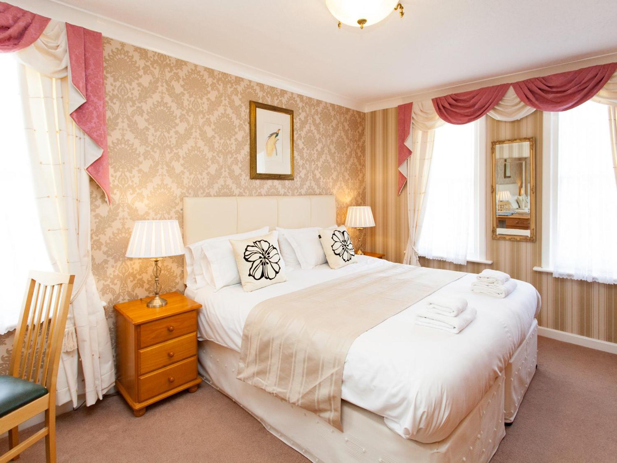 Double Room Private Bathroom