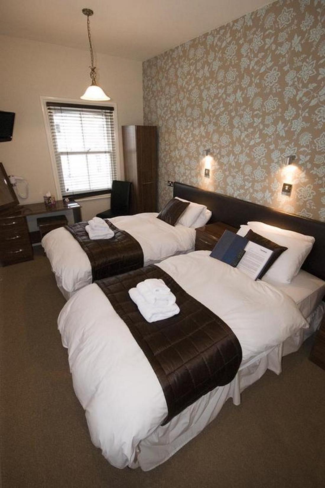 Double or Twin Room Private Bathroom