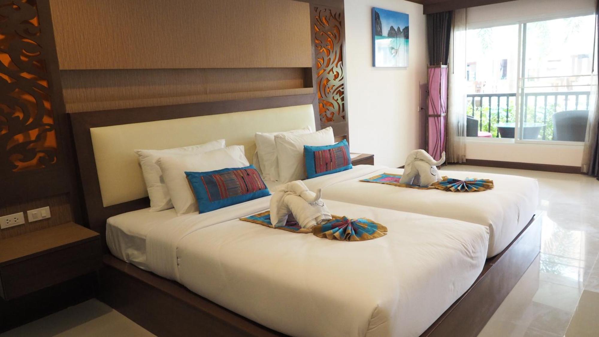 Super Deluxe Twin Room Pool View