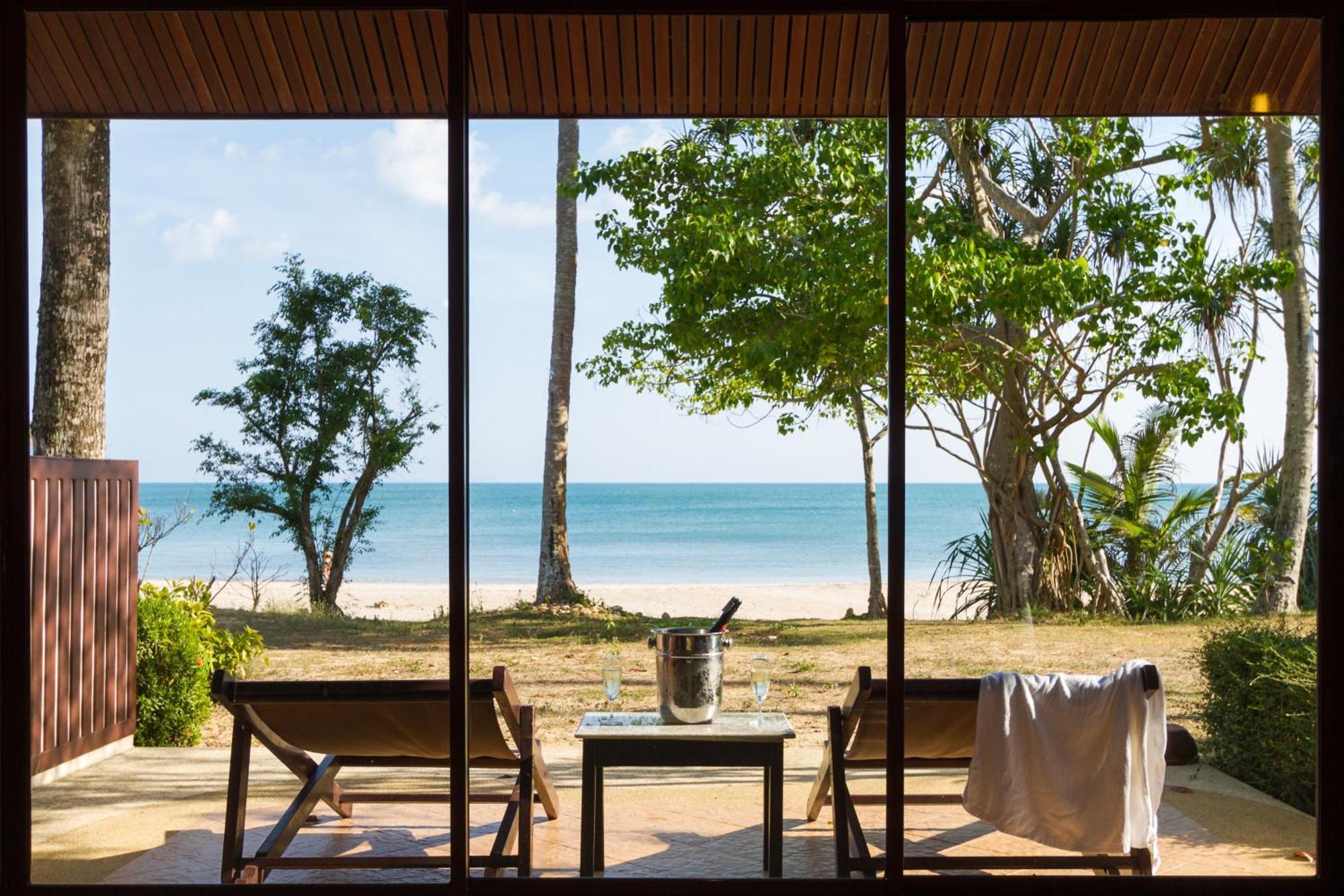 Villa - Beach Front