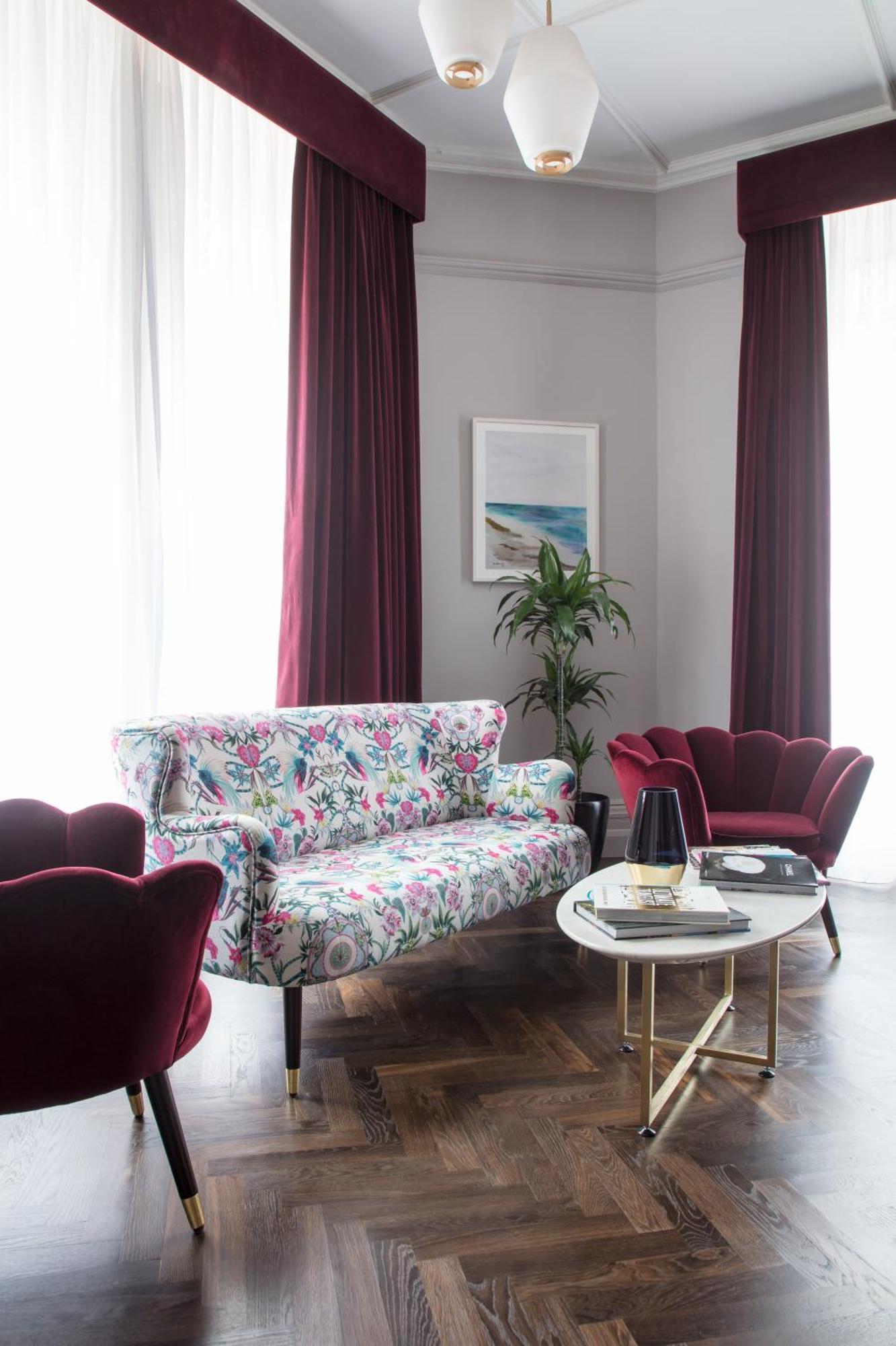 Deluxe King Suite