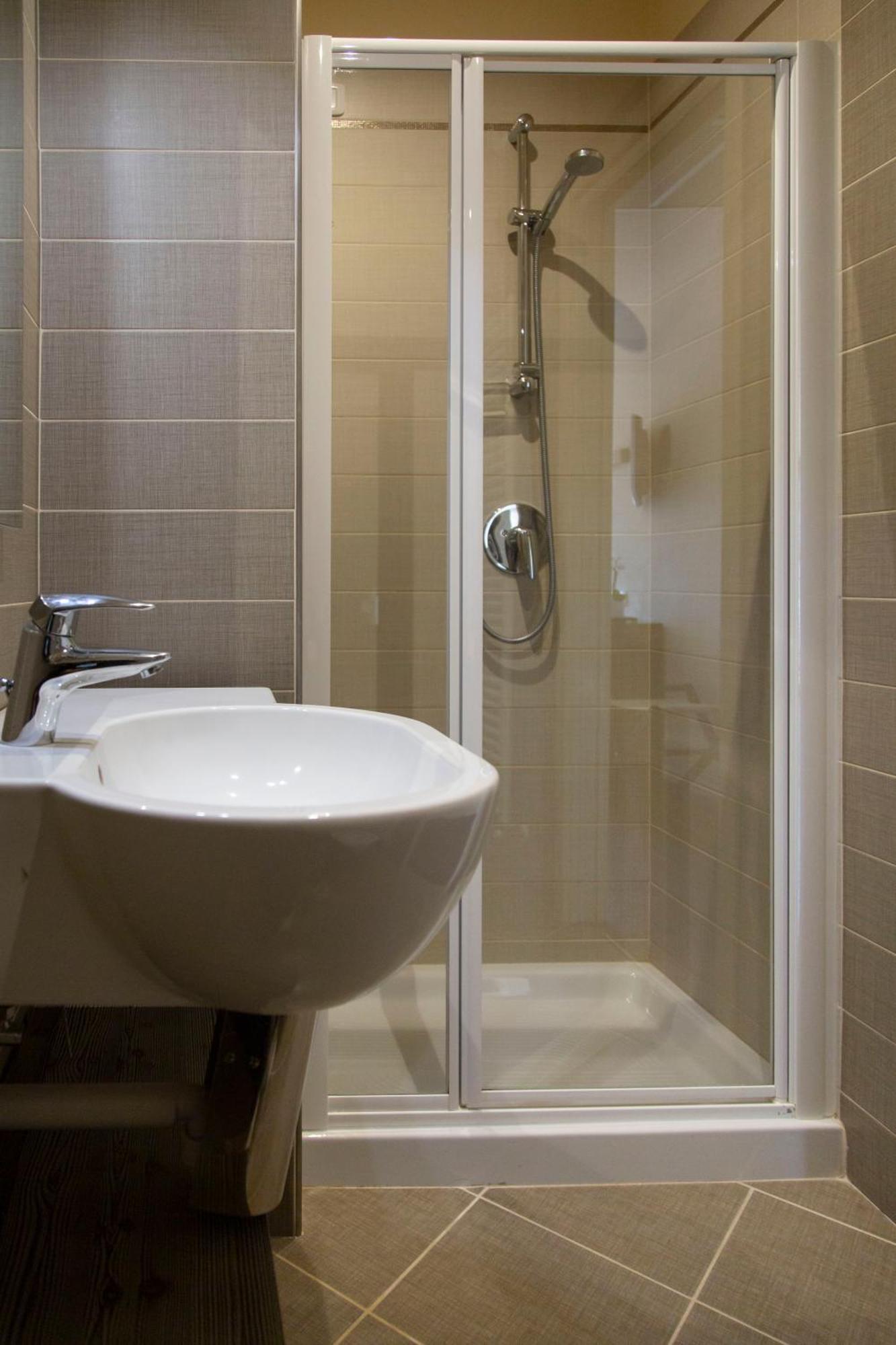 Standard Double or Twin Room,1216315354:JPEG