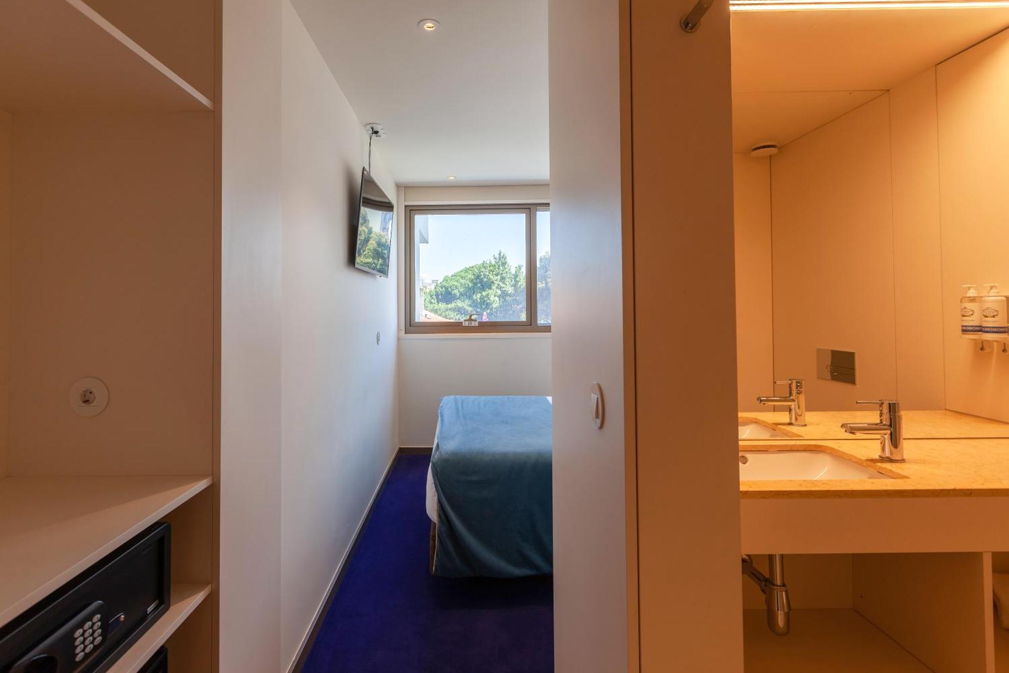 Single Room,1217735812:JPEG