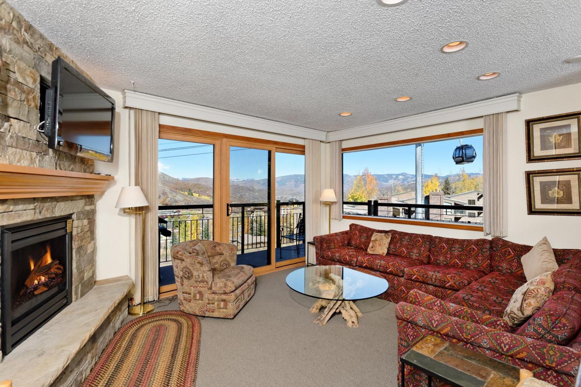 Deluxe Two-Bedroom Apartment