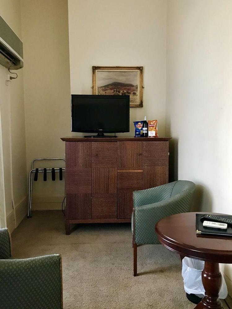 Standard Queen Room