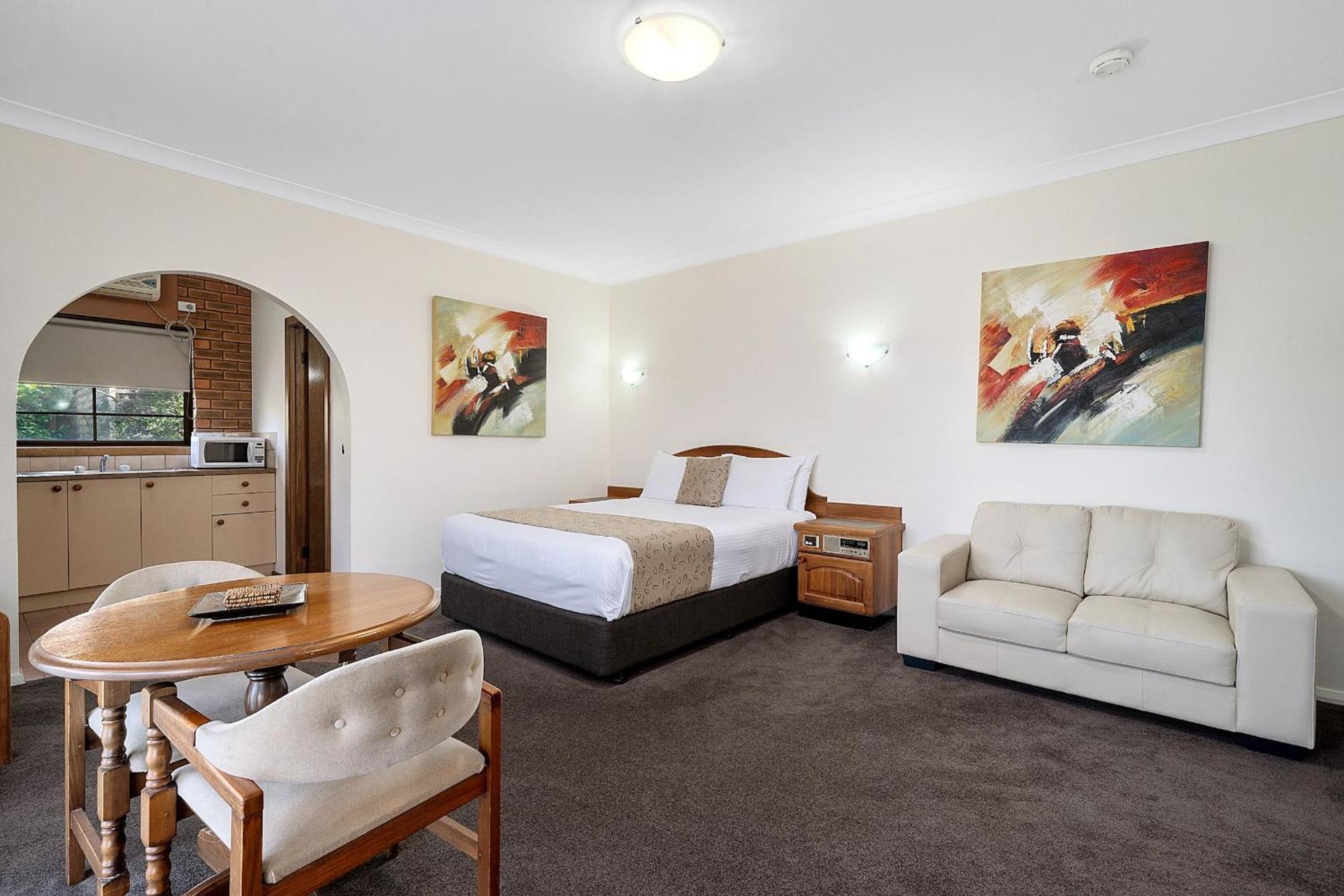 Deluxe Queen Room