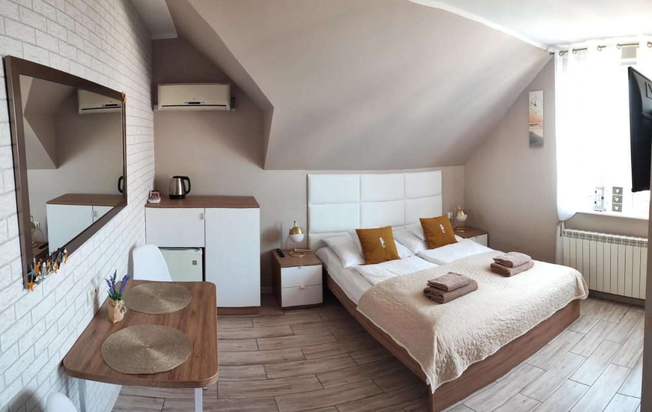 Double Room Private Bathroom