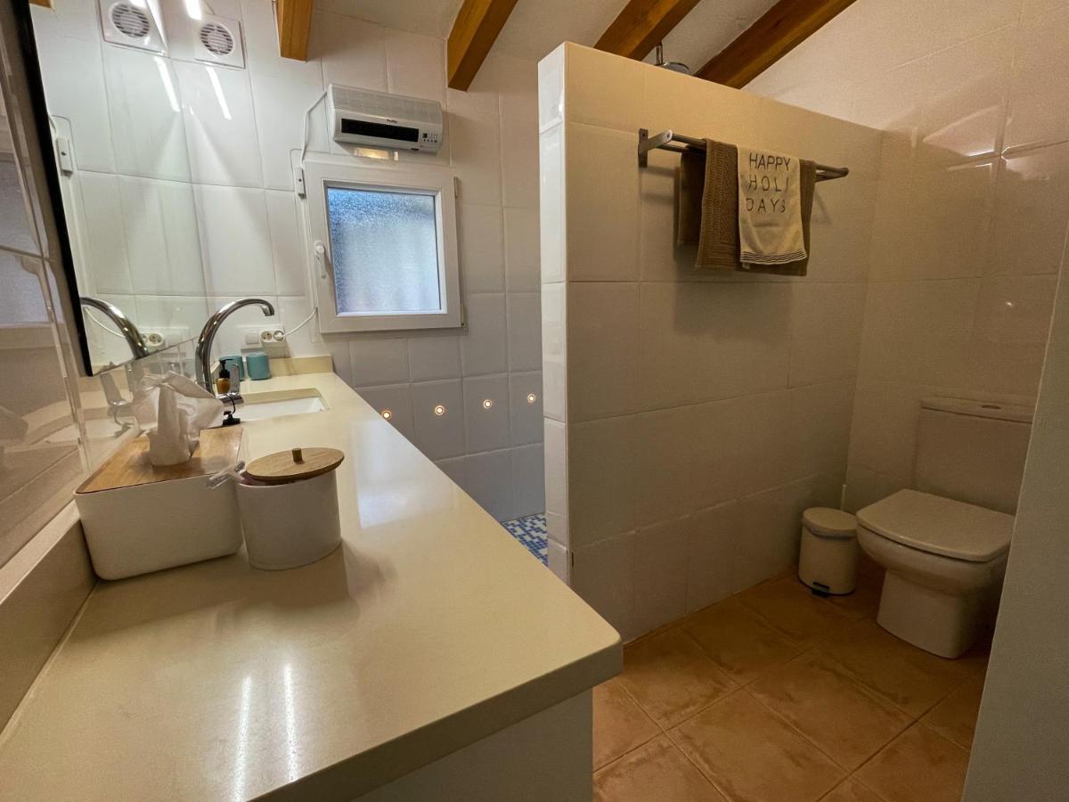 Deluxe Double Room Shower