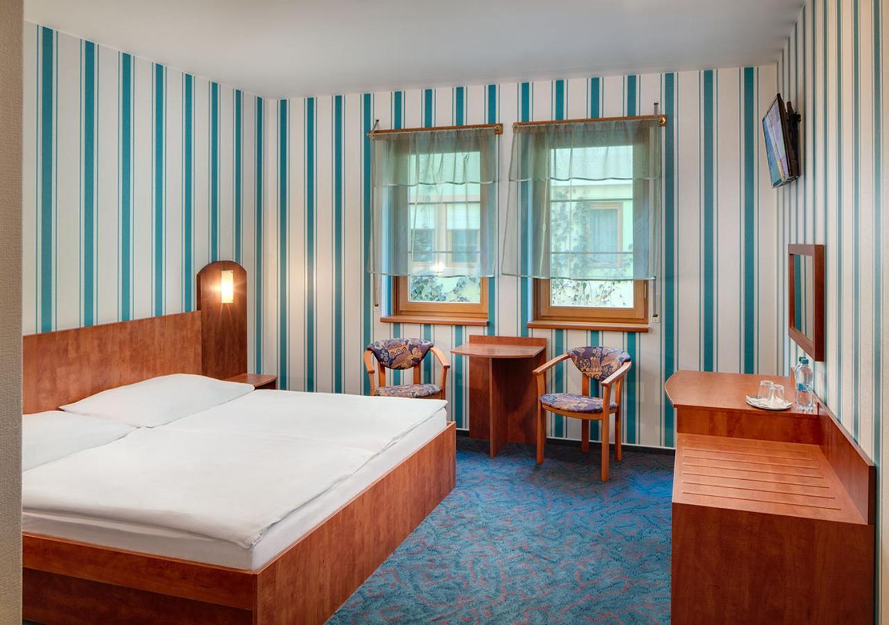 Superior Double or Twin Room,695962608:JPEG