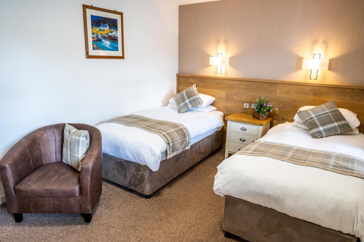 Twin Room with Bathroom