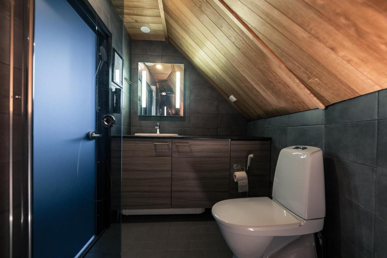 Aurora Cabin Queen