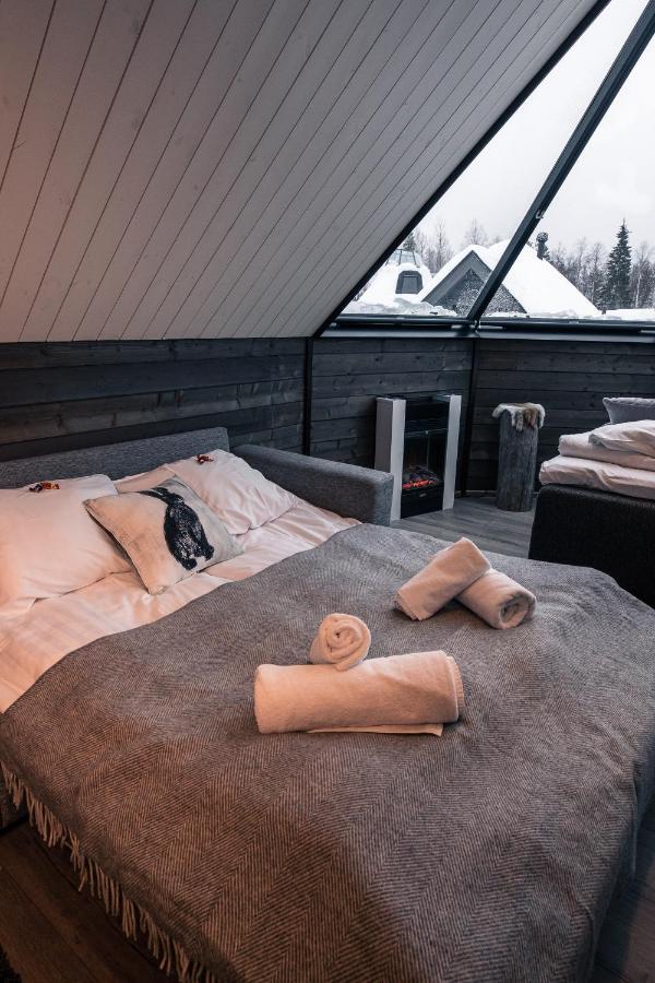 Aurora Cabin Queen