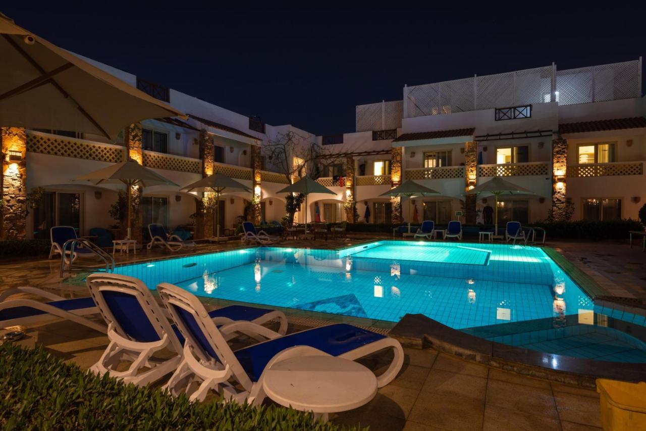King Room Pool View,1339630211:JPEG