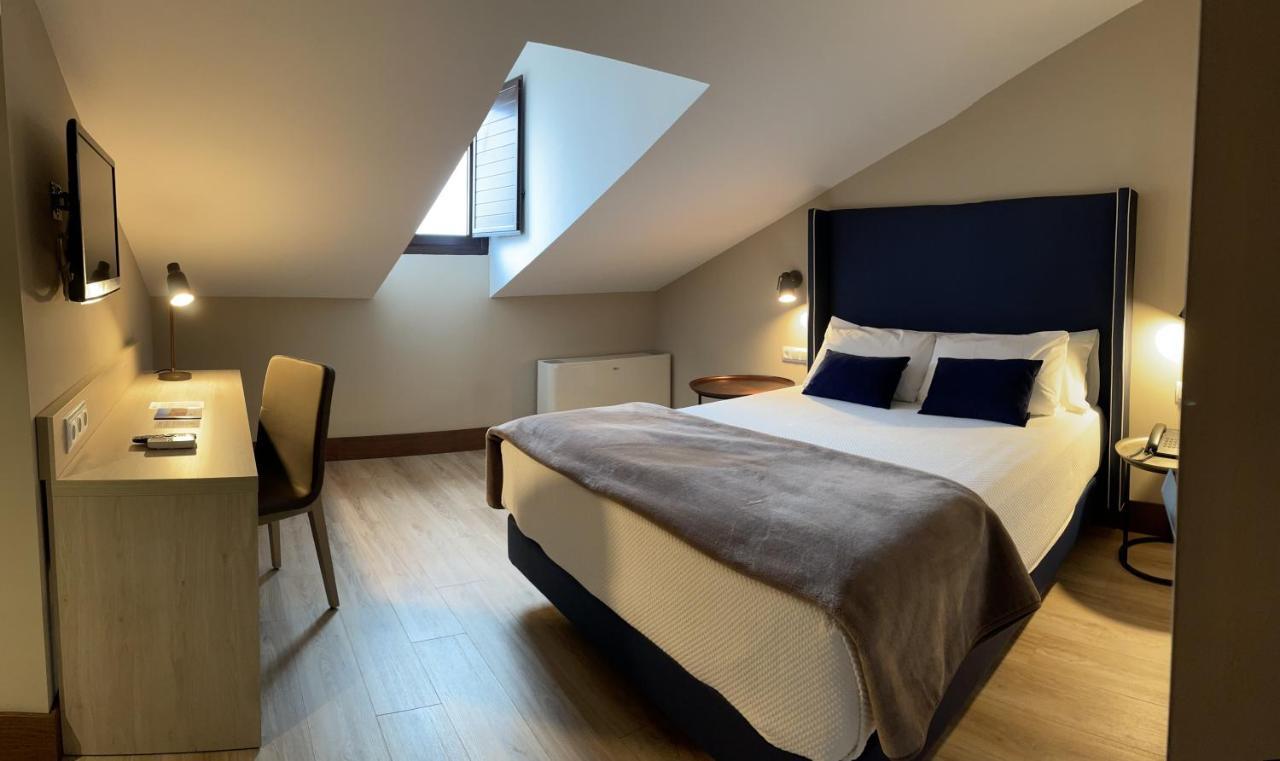 Chambre Simple Abuhardillada