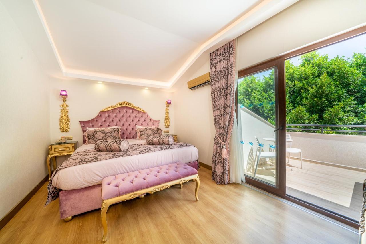 Honeymoon Room with Hot Tub