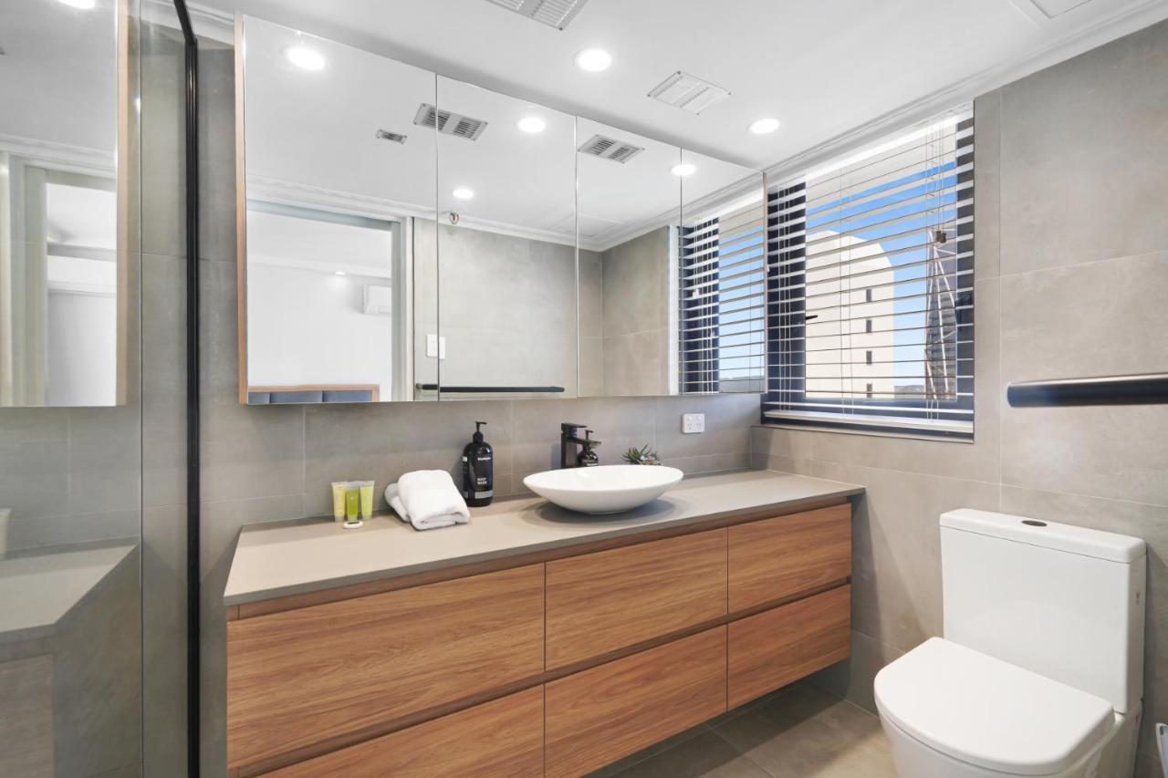 Deluxe Three-Bedroom Apartment