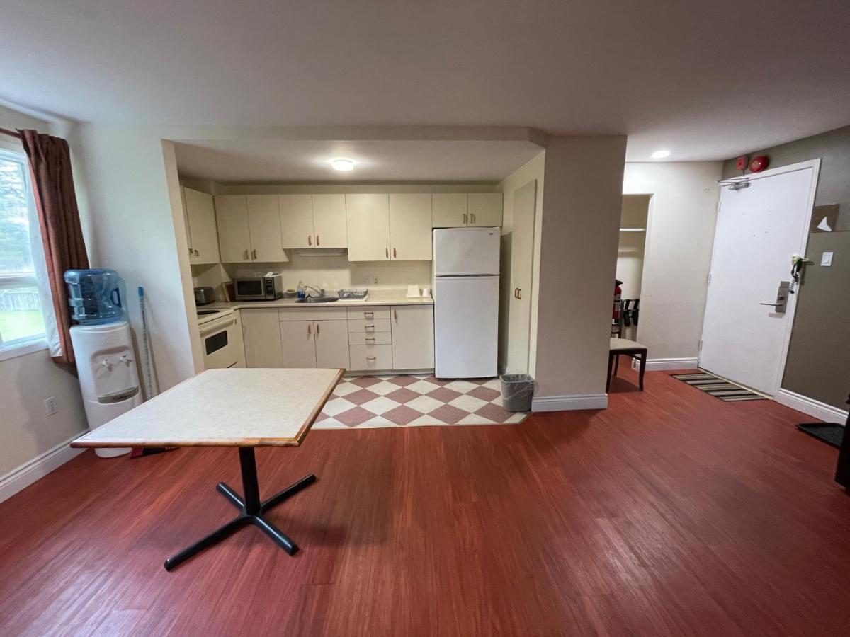 2 Queen Beds, 1 Sofa Bed, Two-Bedroom, Efficiency Apartment Suite, Non-Smoking