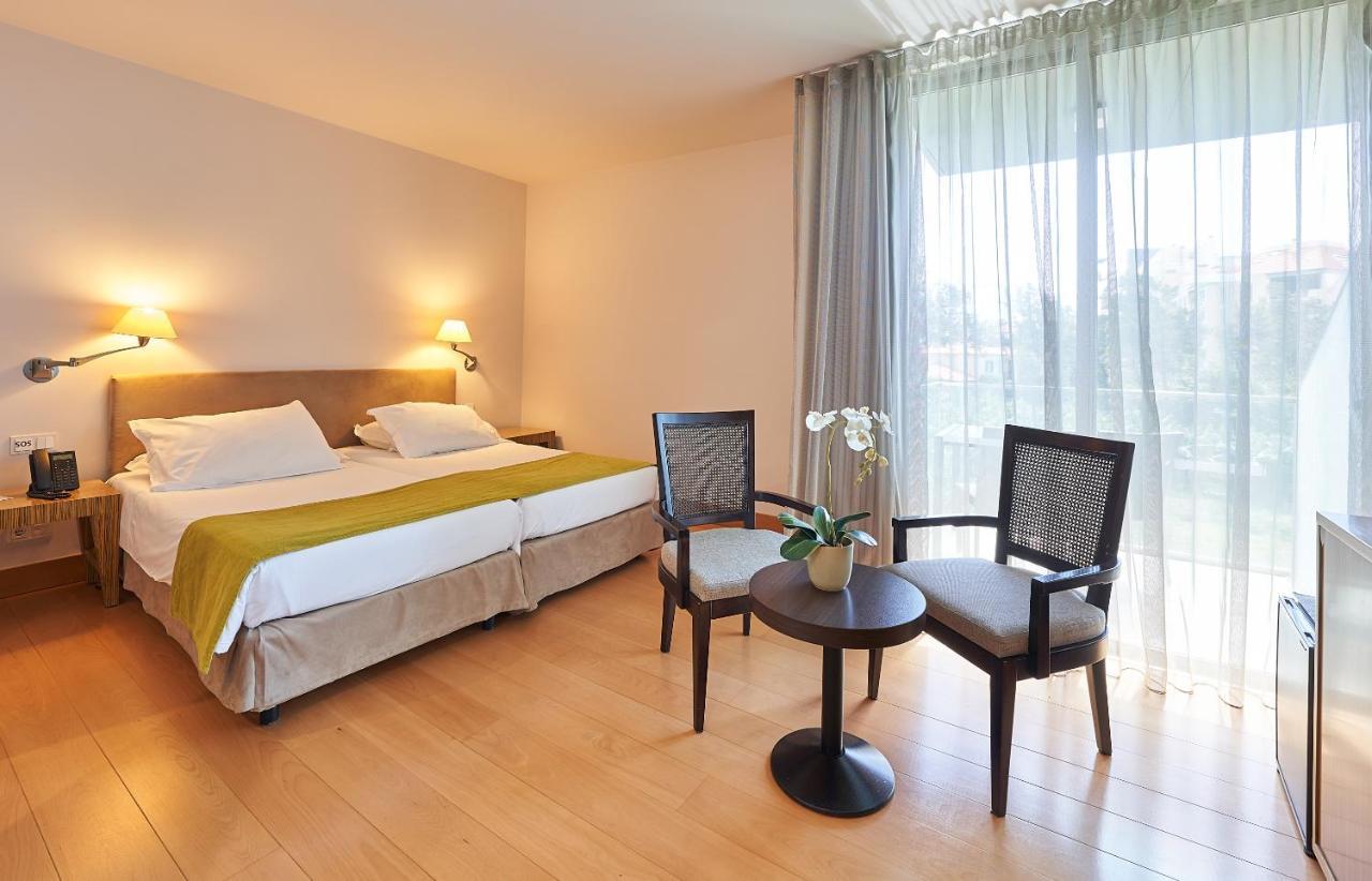 Chambre Double - Vue sur Piscine