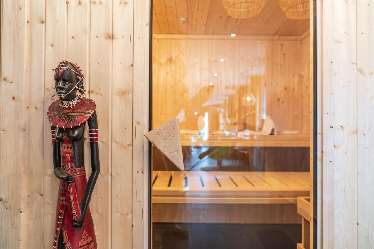 Suite mit Kingsize-Bett und Whirlpool - Massai Lodge