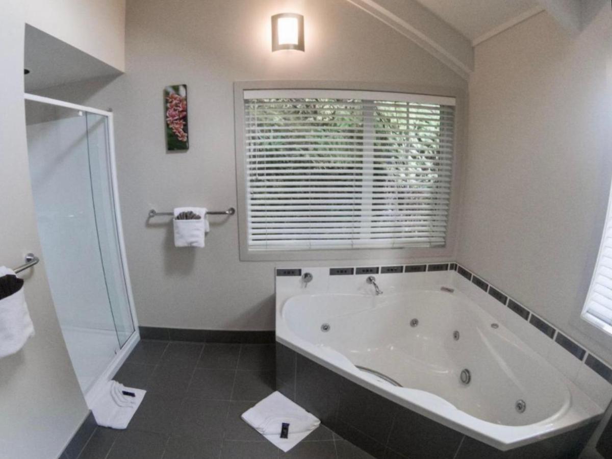 Apartment Spa Bath