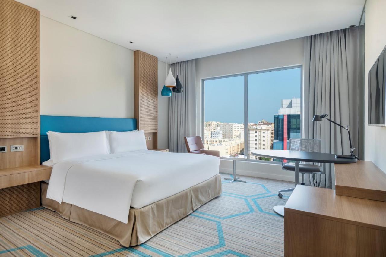 Standard King Room with City View