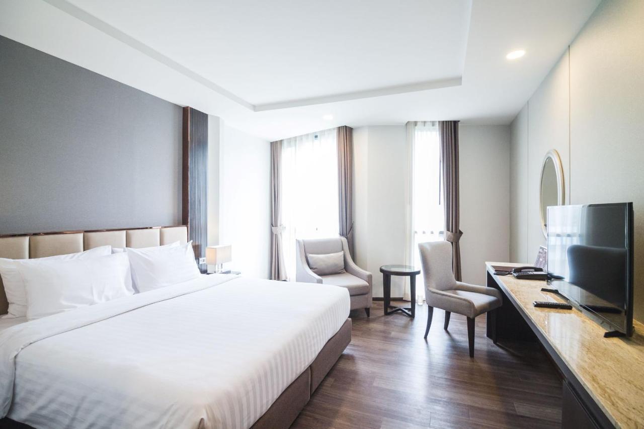 Deluxe King Room