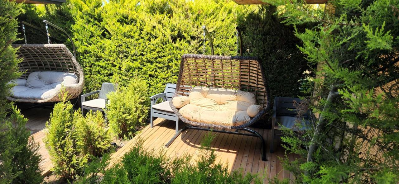 Deluxe Bungalow Garden View,1587525053:JPEG