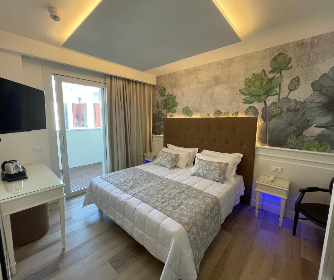 Deluxe Double or Twin Room Balcony,1253365744:JPEG