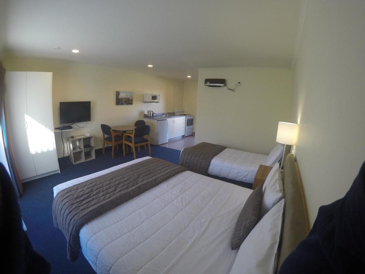 Double or Twin Room Bathroom