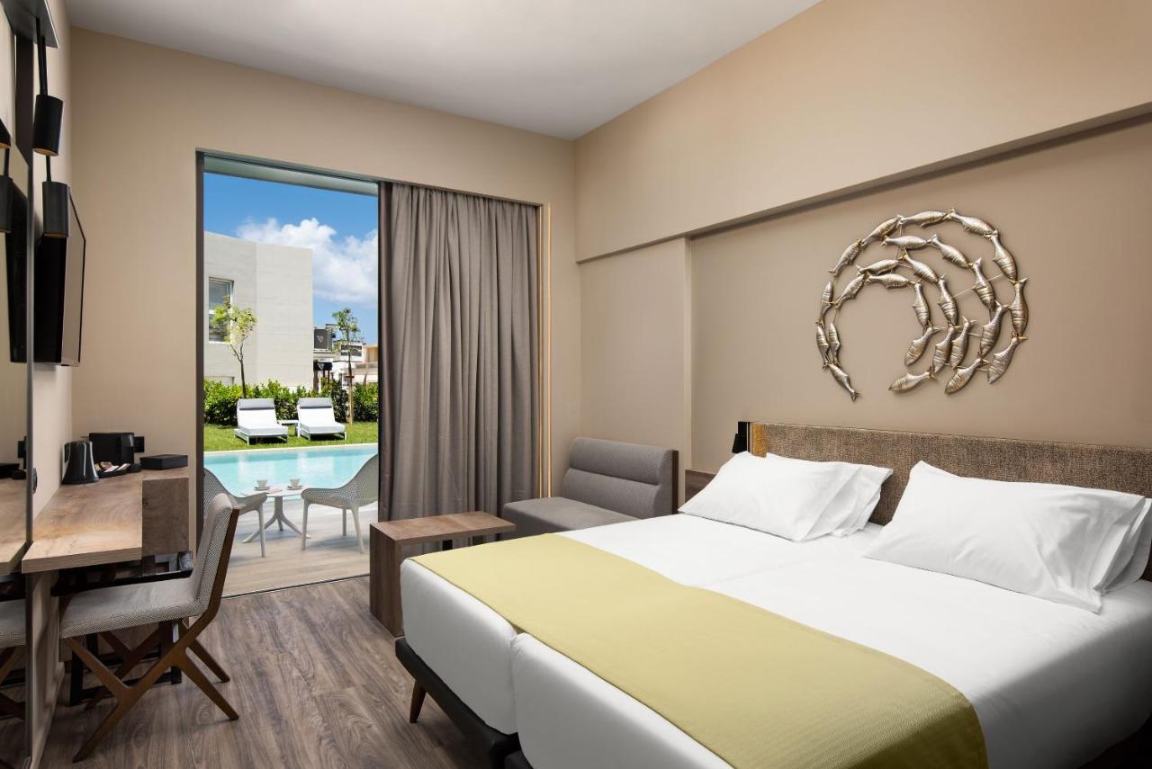 Deluxe Zimmer mit Poolblick – Nebengebäude